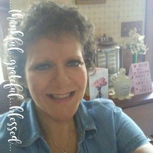 Meet your Posher, Lorie